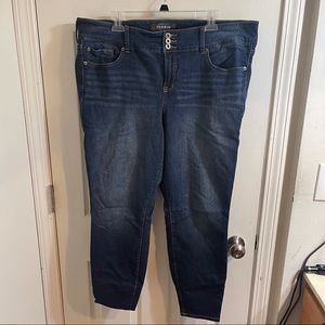 Torrid dark wash denim jegging